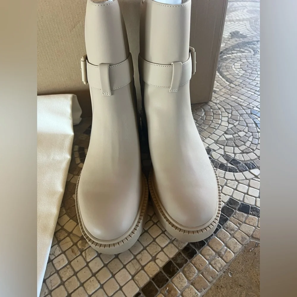 NIB Vince Kaelyn Waterproof Ankle Rain Boots in 